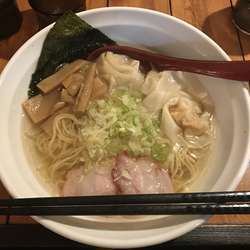 ワンタン麺