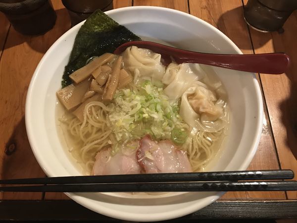「ワンタン麺」@支那そば うみの写真