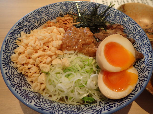 「牛すじまぜそば＋味玉」@浜亭の写真