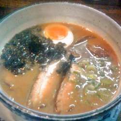 魚介醤油ラーメン (930円)