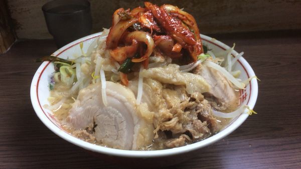「小豚＋ニラキムチ」@ラーメン二郎 横浜関内店の写真