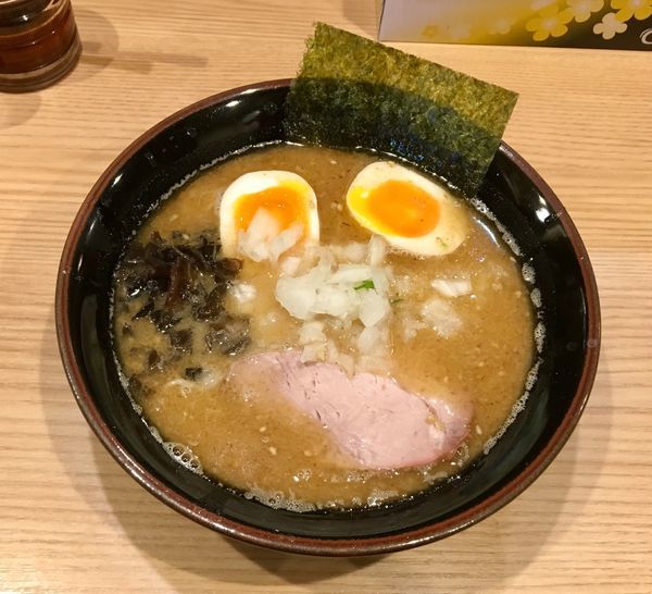 「とんこつみそラーメン+味玉」@柴田商店の写真