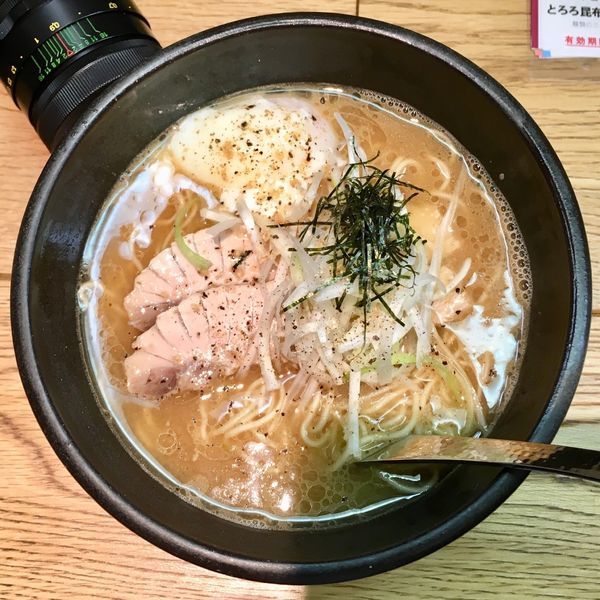 「ツナコツ900円＋温玉（クーポンで無料）」@YUJI RAMENの写真