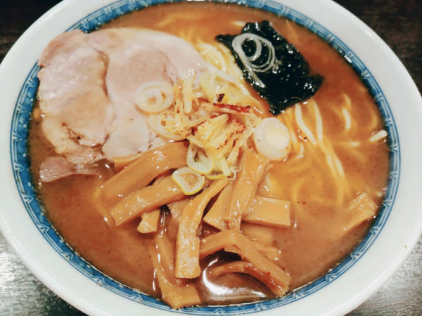 「塩ラーメン　900円＋ビール」@中華そば べんてんの写真