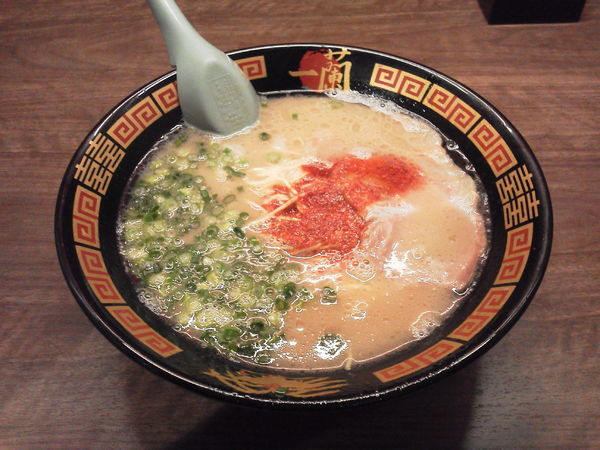 「天然とんこつラーメン 890円」@一蘭 浅草店の写真