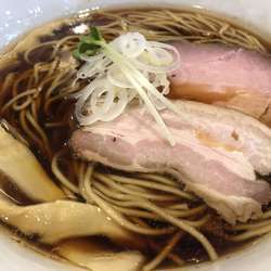 醤油ラーメン、チャーシュー、お昼のご飯(チキンキーマ)