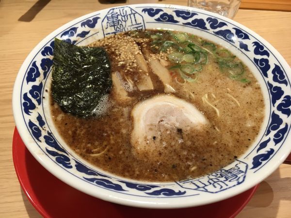 「亀王ラーメン」@九州らーめん亀王 JR新大阪駅店の写真