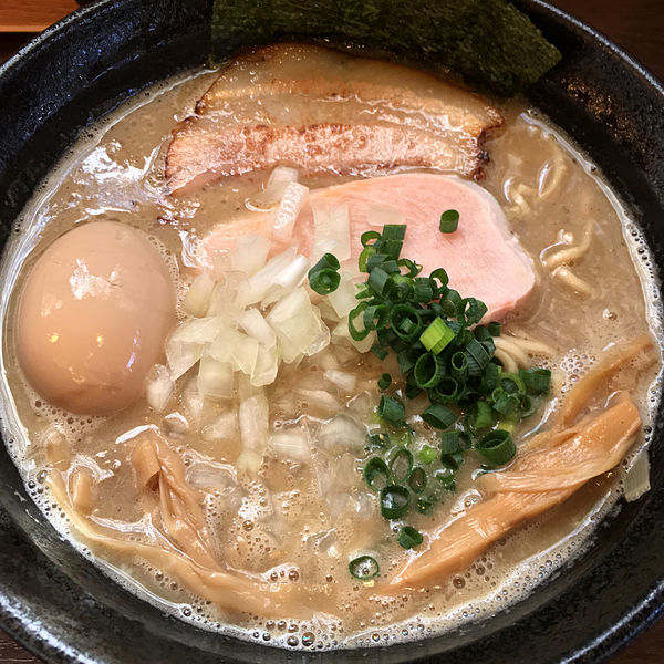 「塩そば　750円」@つけ麺 弥七の写真