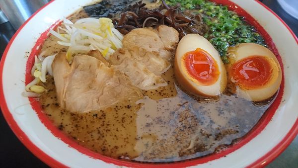 「玉子入りラーメン」@黒亭 本店の写真