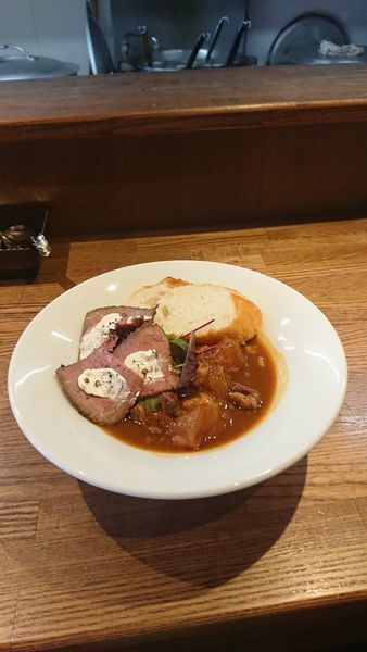「2月限定ビーフシチューラーメン【ローストビーフのせ】」@らー麺屋 バリバリジョニーの写真