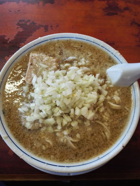 「ラーメン大盛り　大油　玉ねぎ」@杭州飯店の写真
