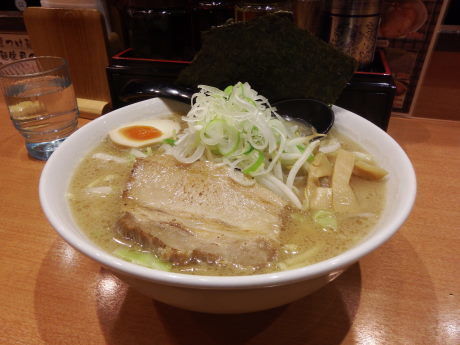 「濃厚とんこつ醤油」@ラーメン春樹 立川店の写真