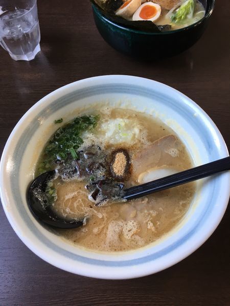 「煮干豚骨醤油ラーメン」@らぁめん銀波露 江別本店の写真