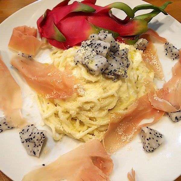 「【名物！ムサコ式パスタ】メラメラの実？と濃厚チーズと生ハム」@ラーメン カワタカの写真