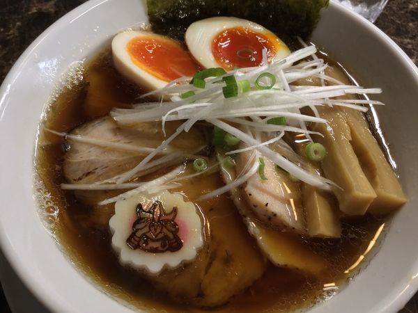 「特製醤油ラーメン ¥950」@ら～めん かり屋の写真