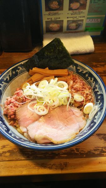 「油そば+チャーシュー1枚+牛すじ丼」@兎に角 松戸店の写真