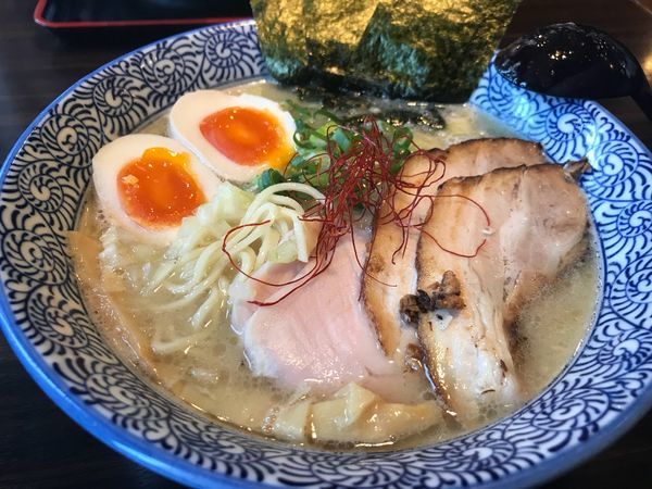 「特製濃厚鶏白湯そば 塩 950円」@極上煮干し鶏そば やまだ邸の写真
