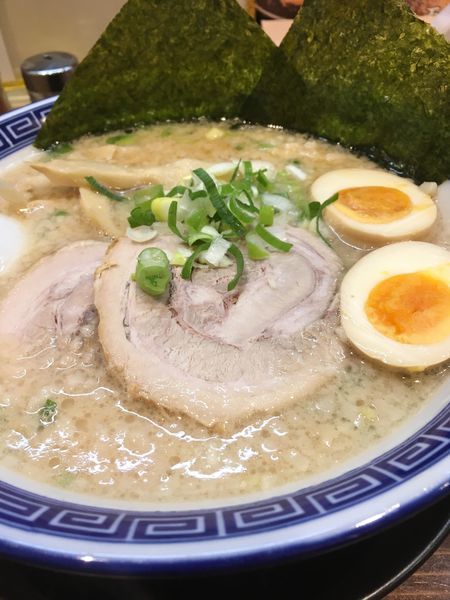 「くさびまる得盛豚骨醤油麺」@麺家 くさび 福島店の写真