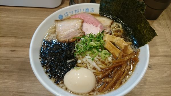 「背脂煮干し蕎麦(特製980円)」@はつがい商店の写真