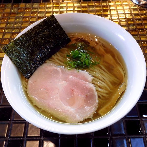 「白醤油らーめん（850円）」@町田汁場 しおらーめん進化 中山店の写真