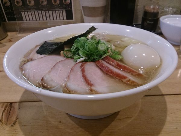 「チャーシュー特製ワンタン麺(白だし)+味付玉子」@支那そば 大和 稲荷町本店の写真