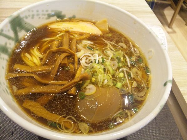 「らーめん醤油（味玉付き）９７０円」@G麺7-01の写真