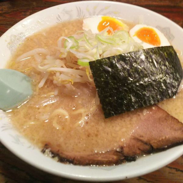 「とんこつラーメン＋たまご  842円」@らーめん 一兆堂 江田店の写真