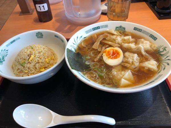 「ワンタン麺＋半チャーハンセット800円」@日高屋 草加西口店の写真
