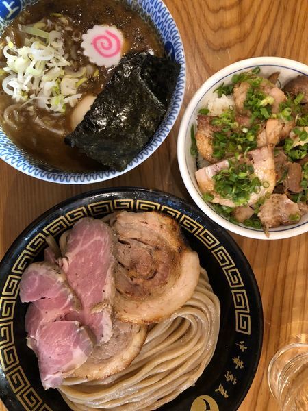 「特製つけ麺+チャーシューご飯」@中華蕎麦うゑずの写真