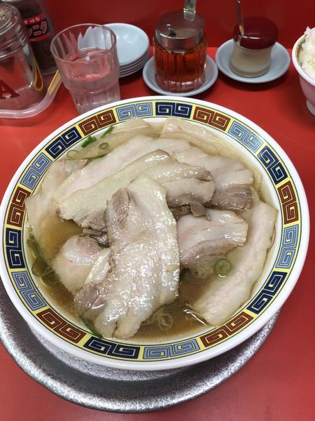 「チャーシューメン（カタメ、バラ身）+ライス」@もっこす 工場店の写真