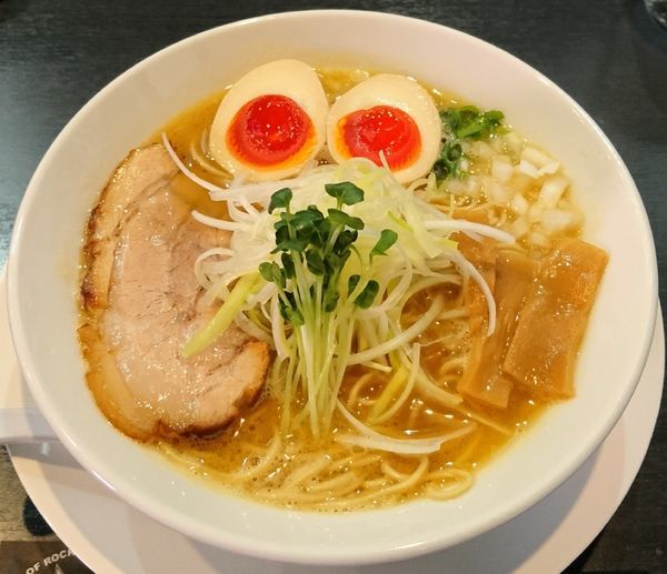 「二代目＋味玉」@ラーメンキャロルの写真