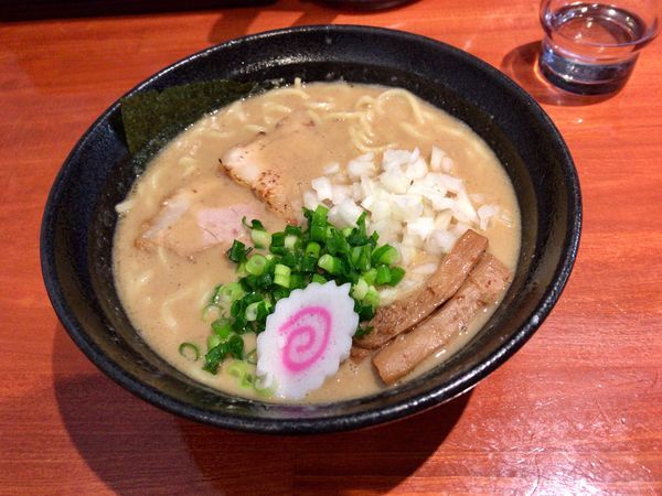 「濃厚中華そば」@中華そば 輝羅の写真