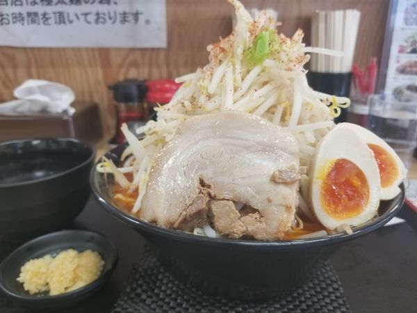 「激辛じろう(野菜マシ)脂多め」@らーめん次郎冠者 竜王店の写真