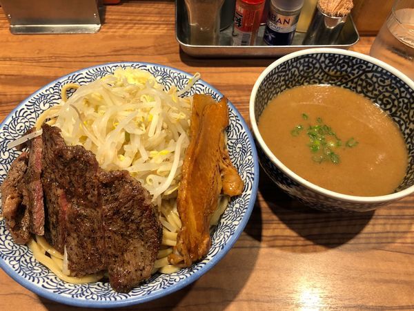 「つけ麺 中 ステーキ」@ラーメン燈郎の写真