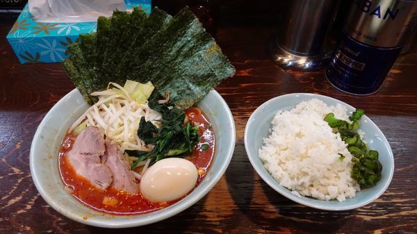 「くにがまえレッド（850円）＋のり増し（50円）＋半熟味玉」@らーめん武道家 口の写真