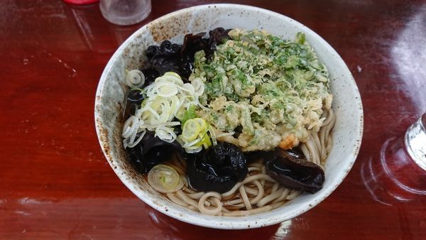 「春菊木耳そば」@二葉の写真