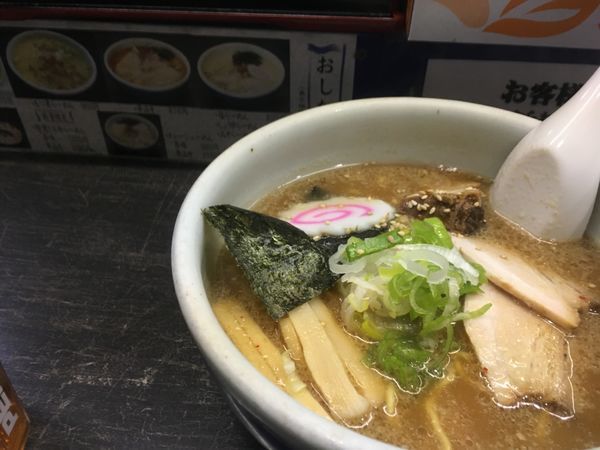「しょうゆらーめん」@らーめん 山頭火 旭川ラーメン村店の写真
