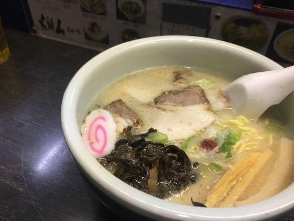 「しおらーめん」@らーめん 山頭火 旭川ラーメン村店の写真