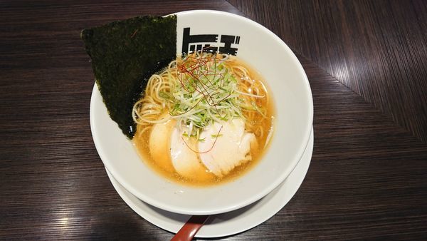 「醤油らぁめん」@らぁめん トリカヂ イッパイの写真