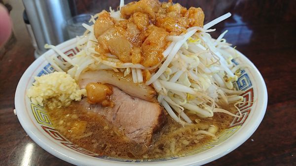「ミニらーめん  麺ｶﾀﾒﾆﾝﾆｸﾔｻｲｱﾌﾞﾗ」@ラーメン二郎 めじろ台店の写真