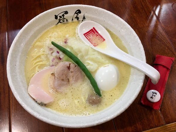 「味玉純白湯らぁめん」@らぁめん冠尾 恵比寿西店の写真