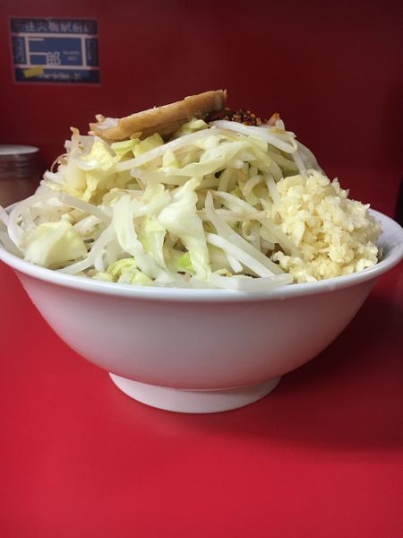 「小ラーメン  玉子  ヤサイ➕ ニンニク ➕ラー油」@ラーメン二郎 千住大橋駅前店の写真