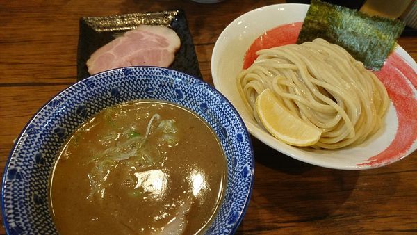 「にぼとんつけ麺800円+レアチャーシュー120円」@麺処 諭吉の写真