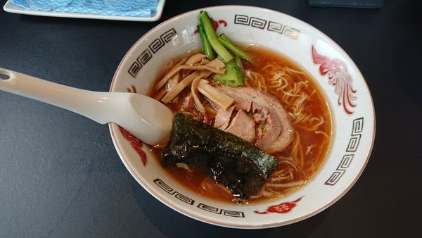 「醤油ラーメン、炊き込みご飯(650円＋100円）」@麺屋 くりの写真
