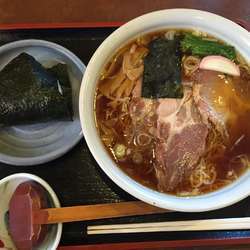 チャーシューメン（850円）おにぎり男の味（160円）