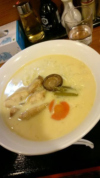 「鶏白湯 椎茸なかじゅう亭パクリラーメン 780円」@手打ちらーめん はやぶさの写真