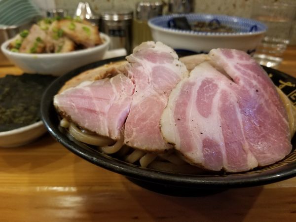 「特製つけめん(大)チャーシューご飯」@中華蕎麦うゑずの写真