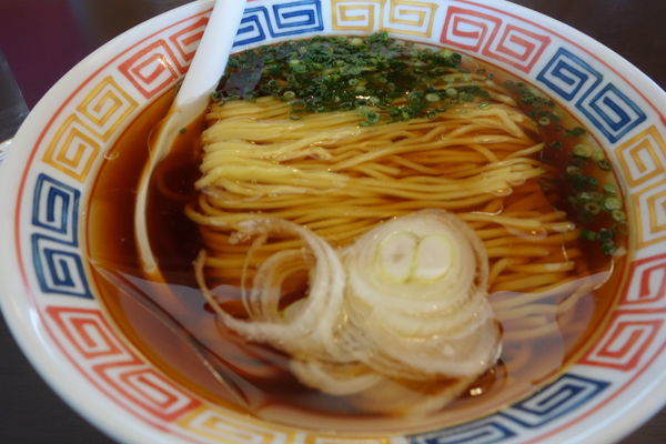 「昭和の素ラーメン450円」@拉麺 時代遅れの写真