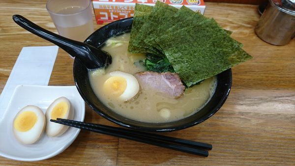 「味付き玉子入りラーメン604」@らーめん せい家 高島平店の写真