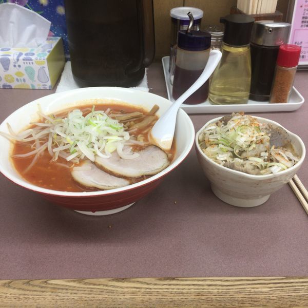 「辛々ラーメン もつ煮」@くるまやラーメン おゆみ店の写真